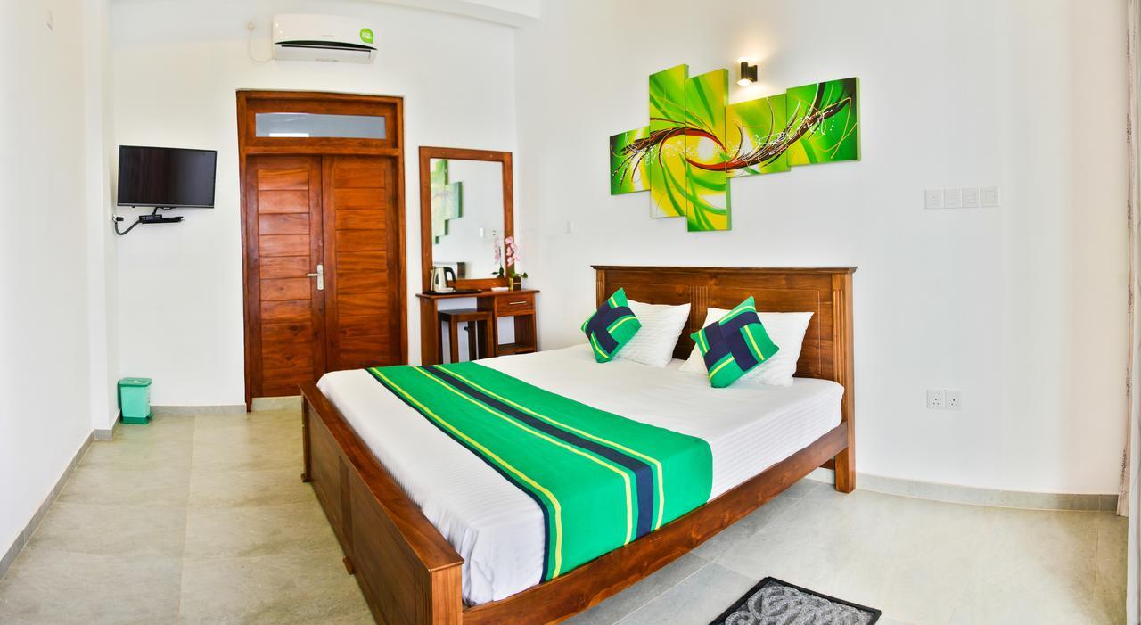 Rominrich Hotel Hikkaduwa Exterior foto