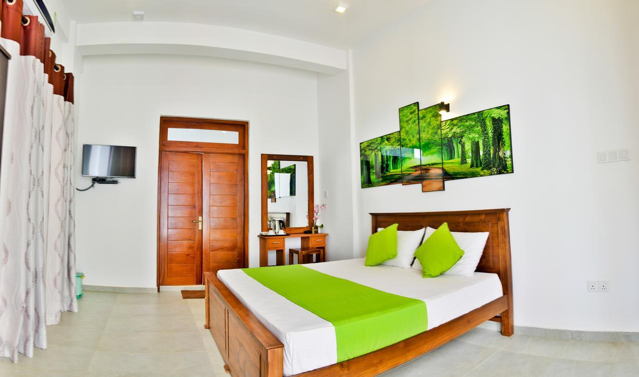 Rominrich Hotel Hikkaduwa Exterior foto